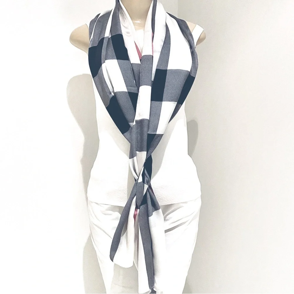 Burberry Brit Silk Check Stole / Scarf Rectangular. - Picture 4 of 11